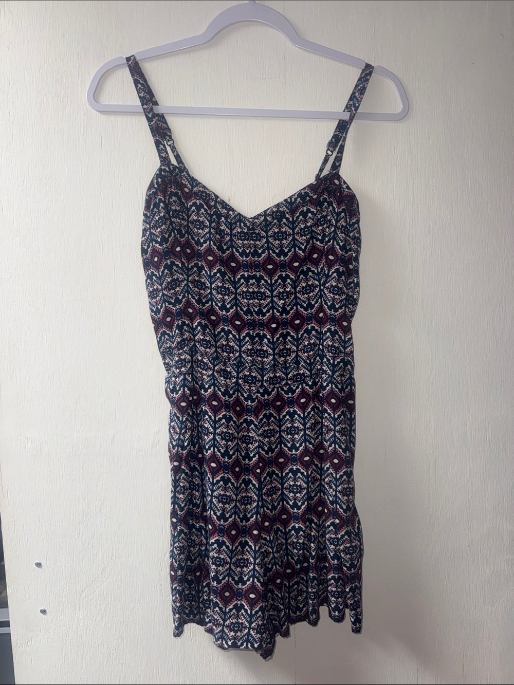 Sleeveless Printed Spaghetti Strap Romper in Navy and Burgundy
